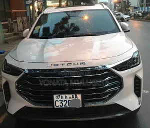 Photo - Jetour X70 Plus 2022 White