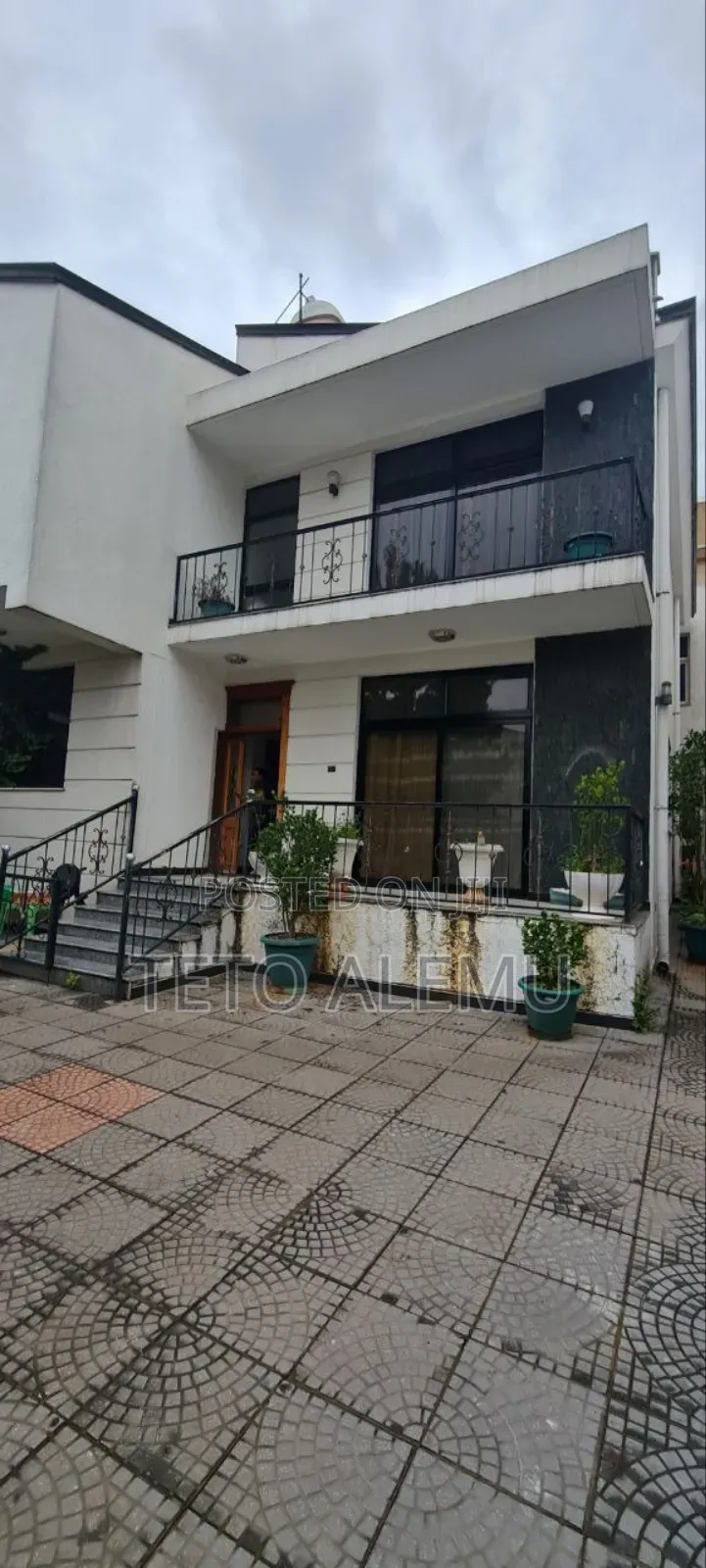 7bdrm House in የሚሸጥ ቤት አያት አምባሳደር, Yeka for sale