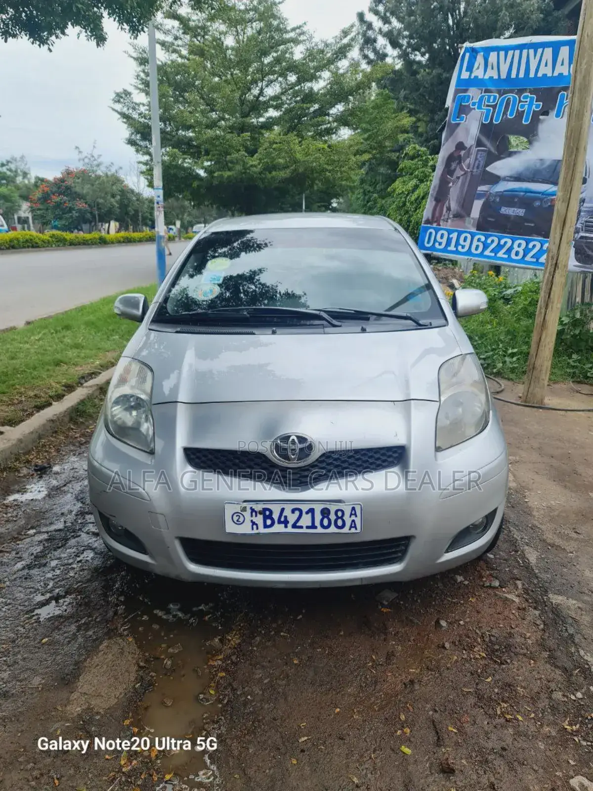 Toyota Yaris 2010 Silver