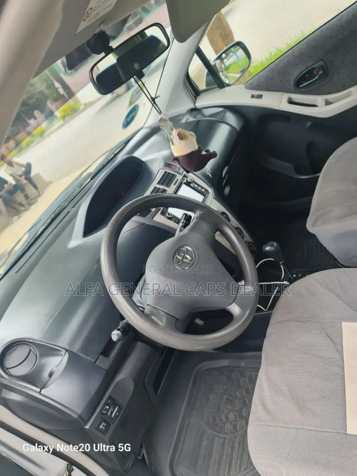 Toyota Yaris 2010 Silver