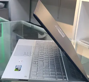 New Laptop HP Pavilion 15 8GB Intel Core I5 SSD 512GB