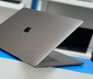 New Laptop Apple MacBook Pro 2017 16GB Intel Core I7 SSD 512GB