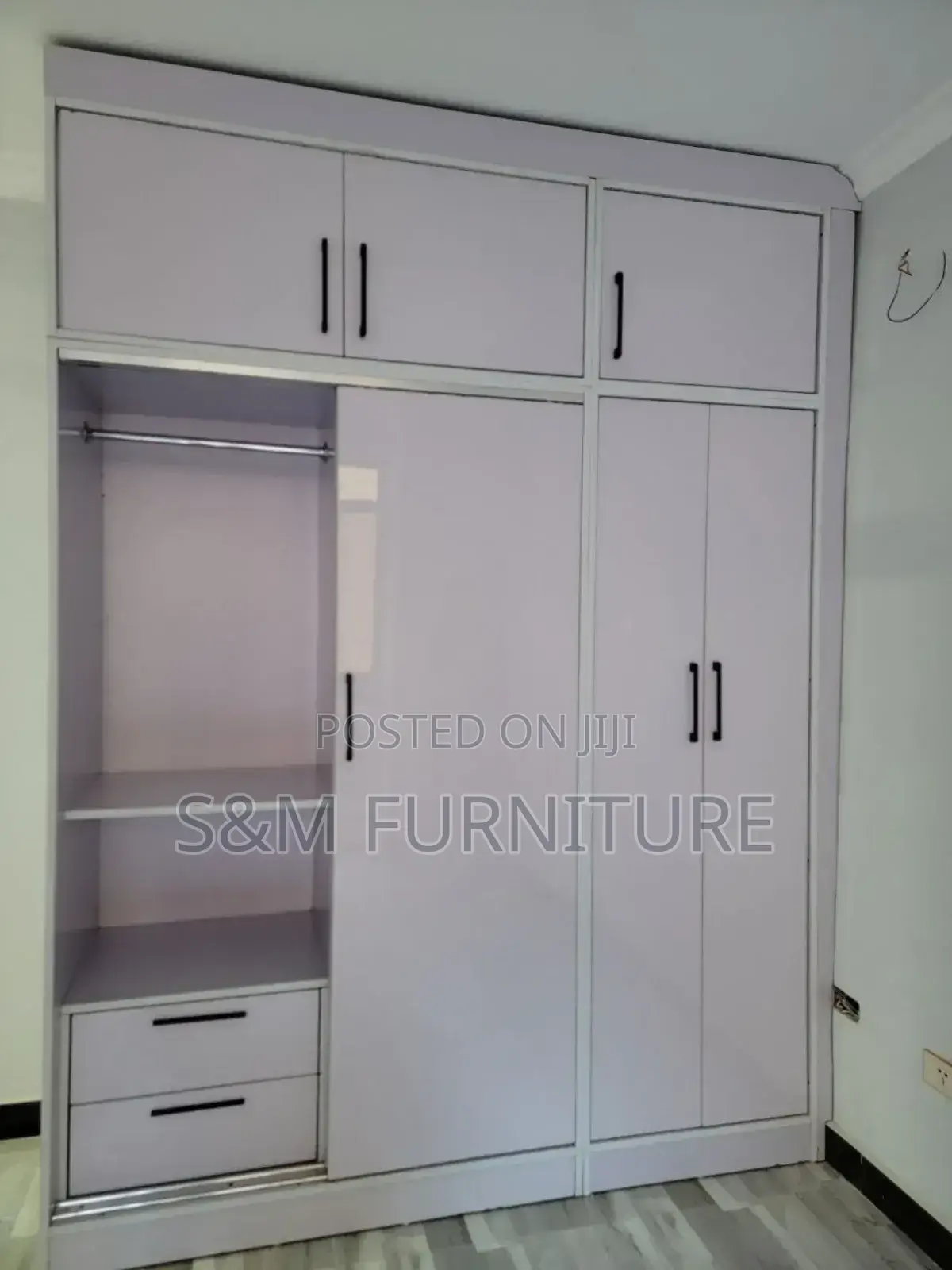 Laminated Wardrobes With Uv Doors Priced Per Square Meter