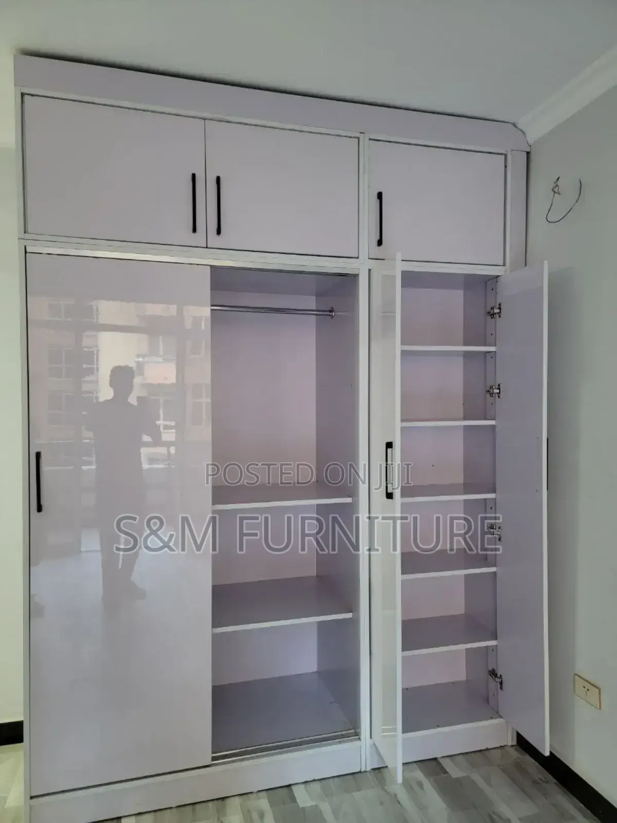 Laminated Wardrobes With Uv Doors Priced Per Square Meter