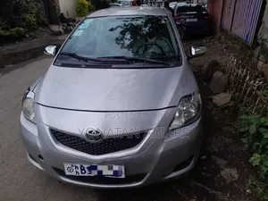 Toyota Yaris 2009 Silver