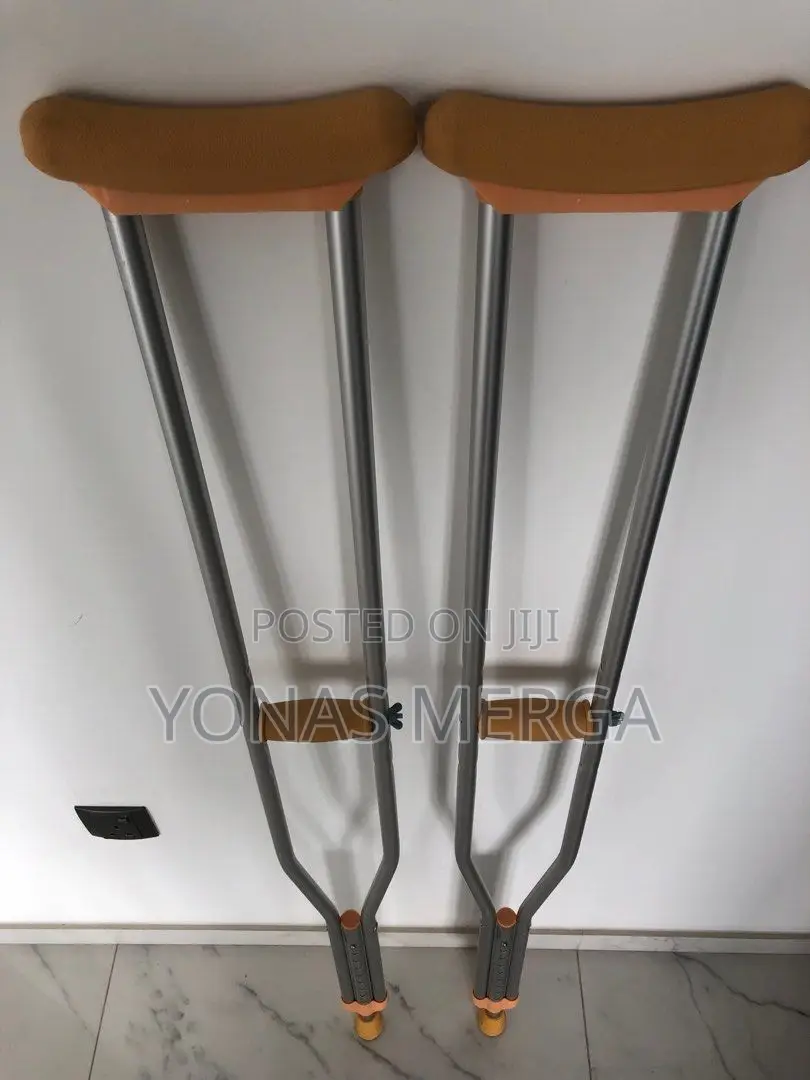 Crutche /Underarm Crutches Nine Gear Adjust Retractable Turn