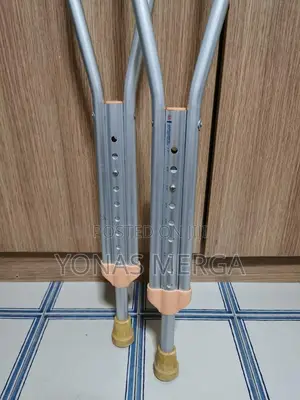 Durable Crutche/Walking Stick _ Patient of Lower Limb Injury