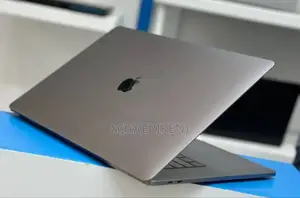 New Laptop Apple MacBook Pro 2017 16GB Intel Core I7 SSD 512GB