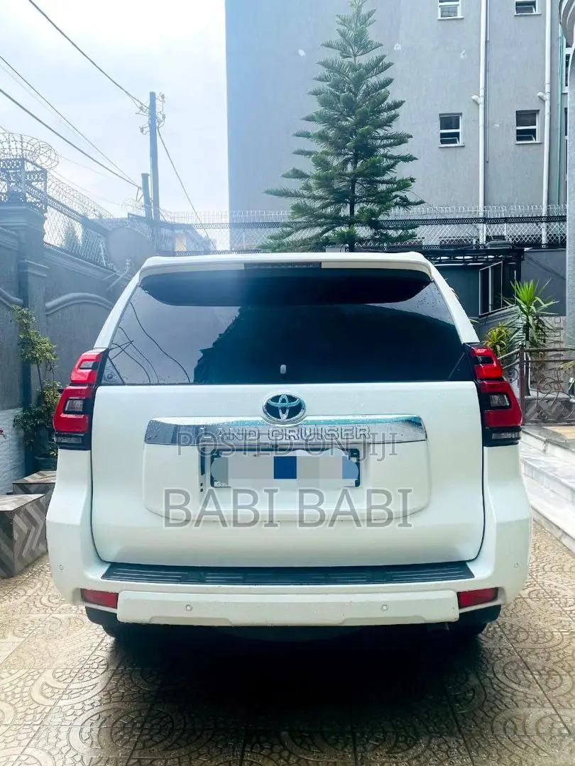 Toyota Land Cruiser Prado 2019 White