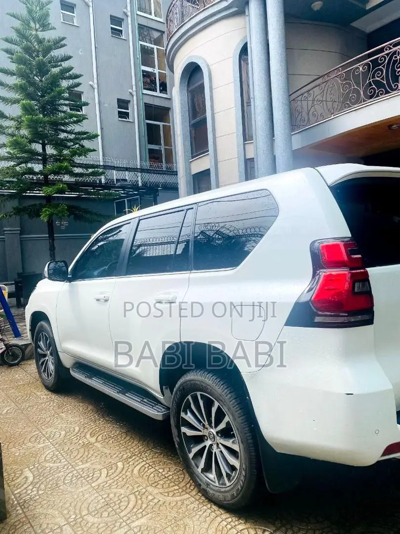 Toyota Land Cruiser Prado 2019 White