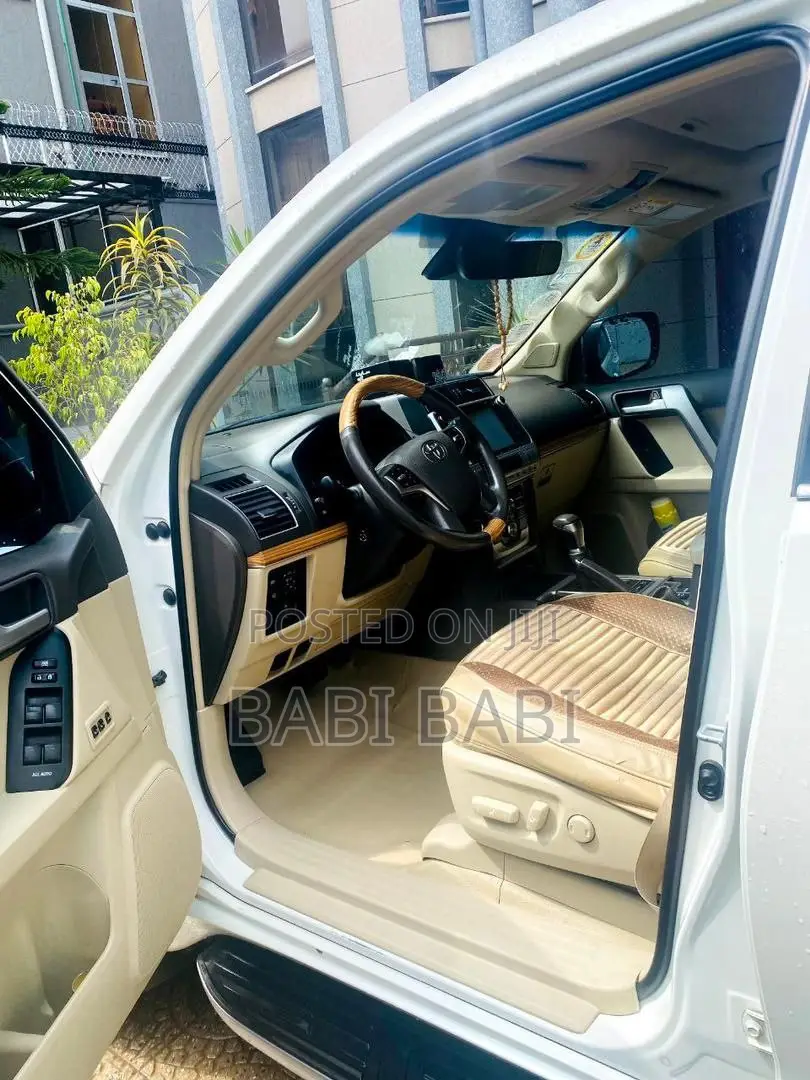 Toyota Land Cruiser Prado 2019 White