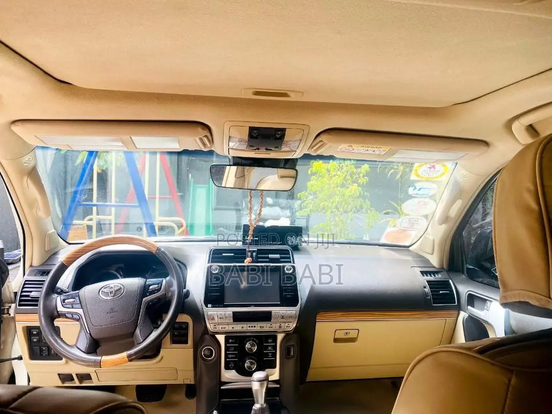 Toyota Land Cruiser Prado 2019 White