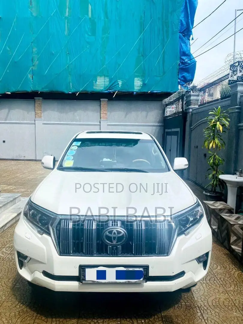 Toyota Land Cruiser Prado 2019 White