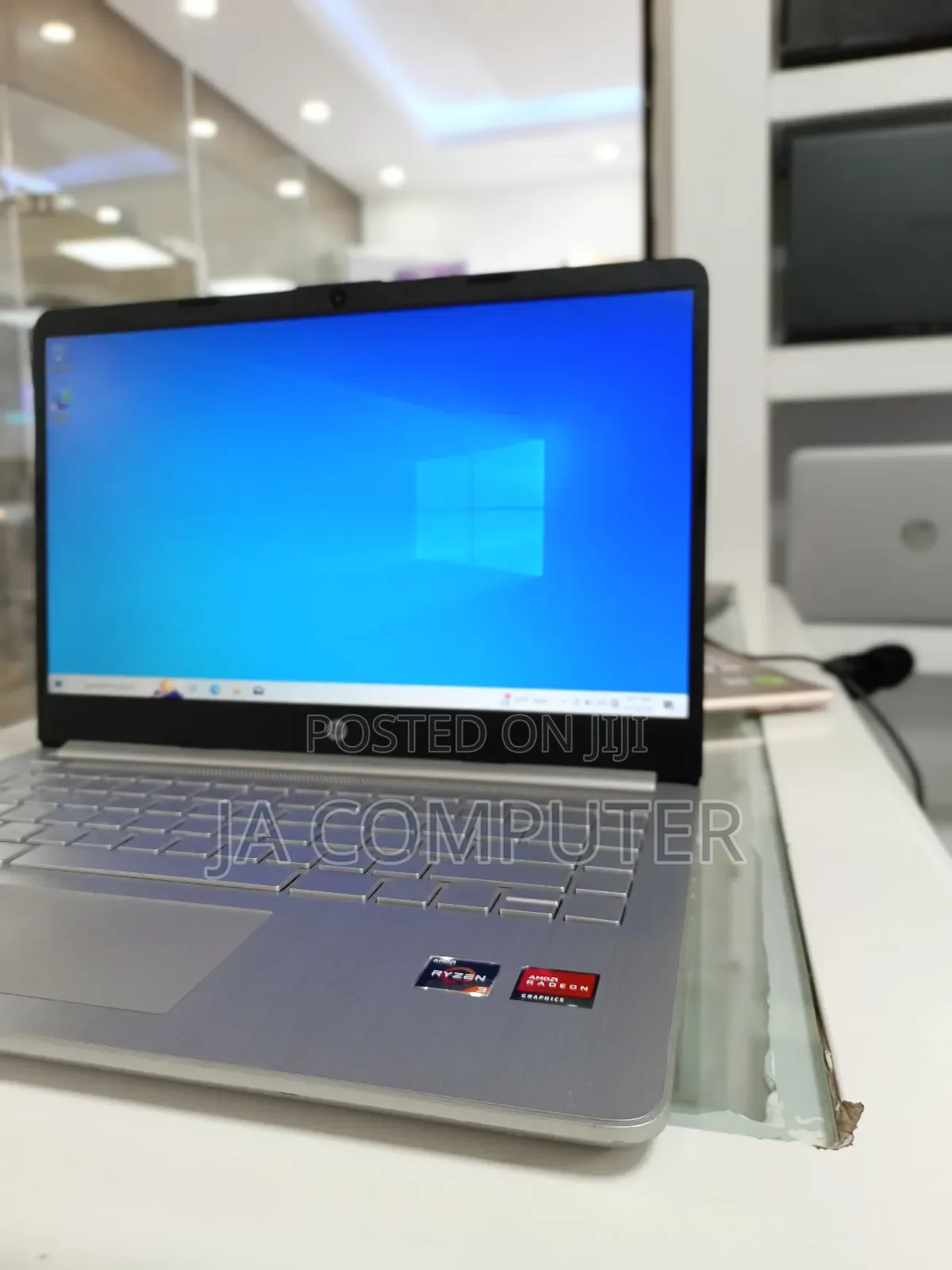 New Laptop HP Stream Notebook 8GB AMD Ryzen 3 SSD 256GB