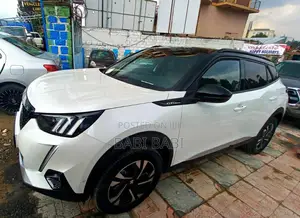 Photo - Peugeot 2008 2022 White