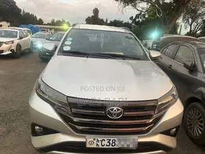 Toyota Rush 2022 Silver