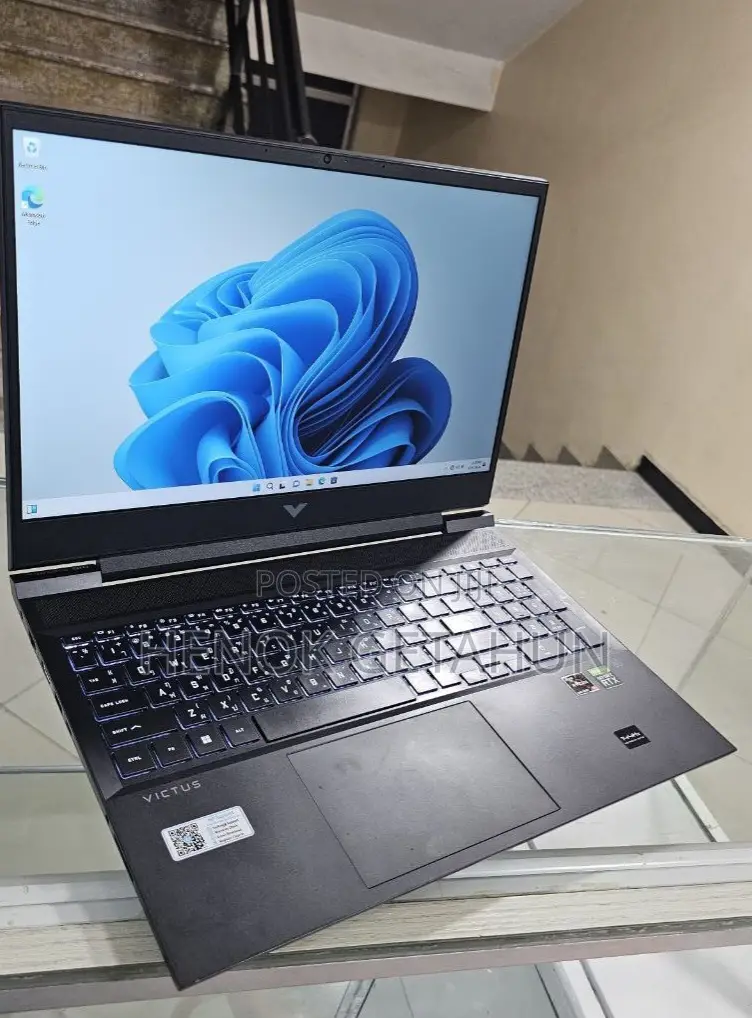 New Laptop HP Victus 16 24GB AMD Ryzen 5 SSD 512GB