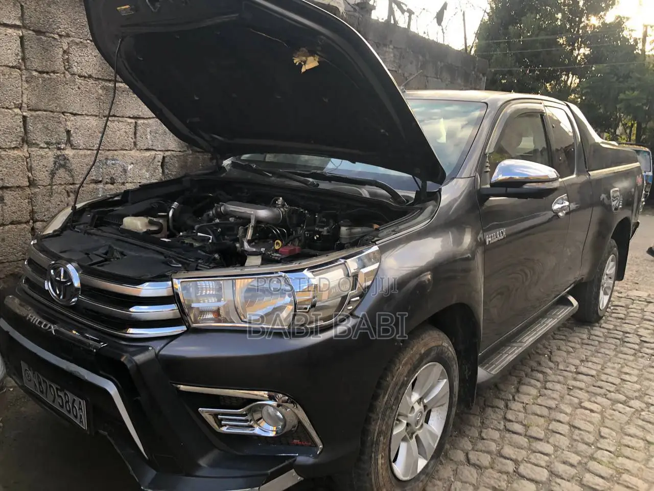 Toyota Hilux 2016 Gray