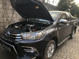 Toyota Hilux 2016 Gray