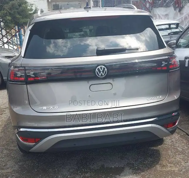 New Volkswagen ID.6 2024 Beige