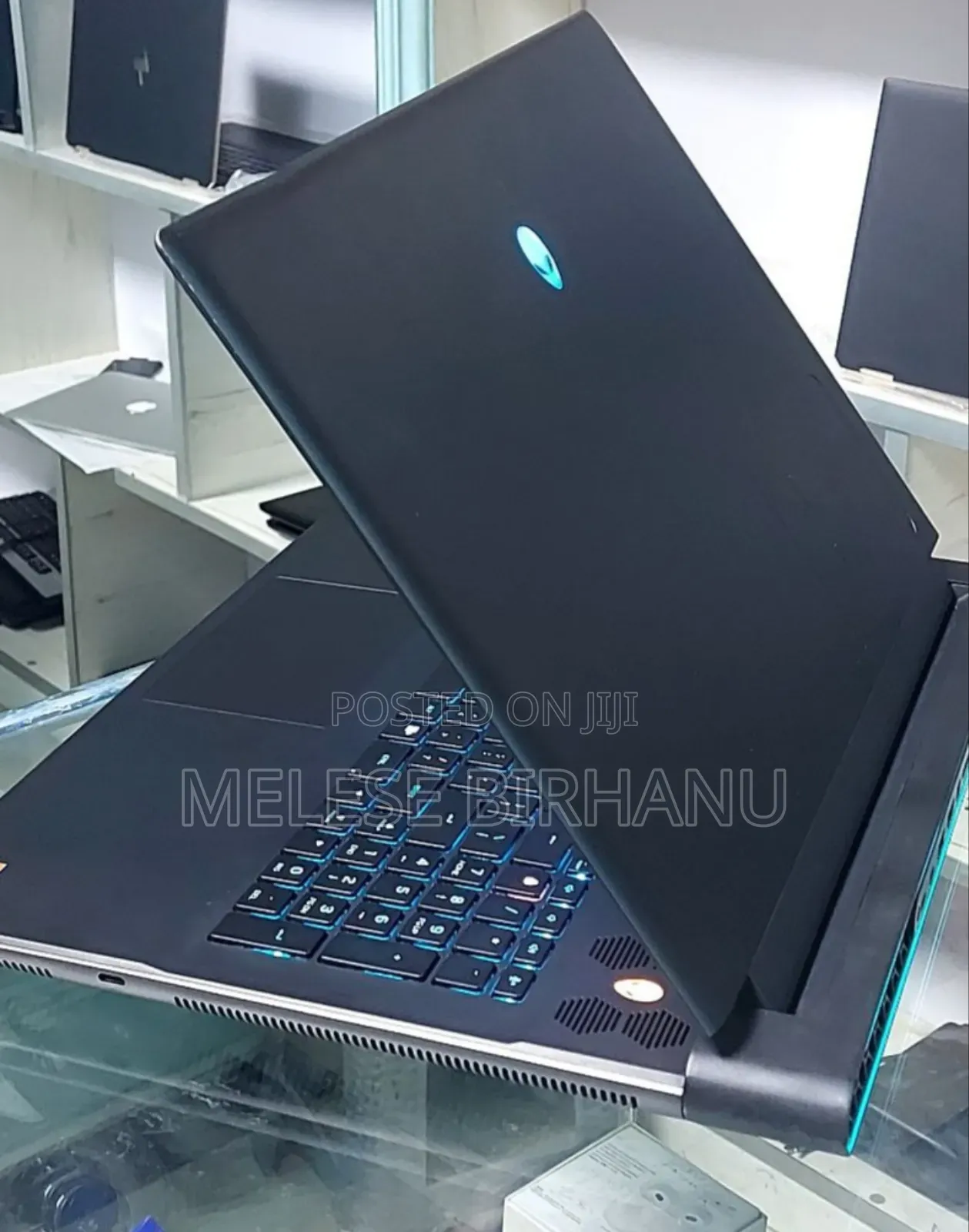 New Laptop Alienware M17x R2 32GB AMD Ryzen 9 SSD 1T