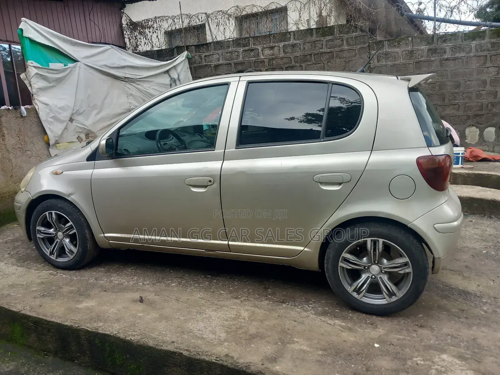 Toyota Vitz 2004 Gray