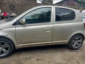 Toyota Vitz 2004 Gray
