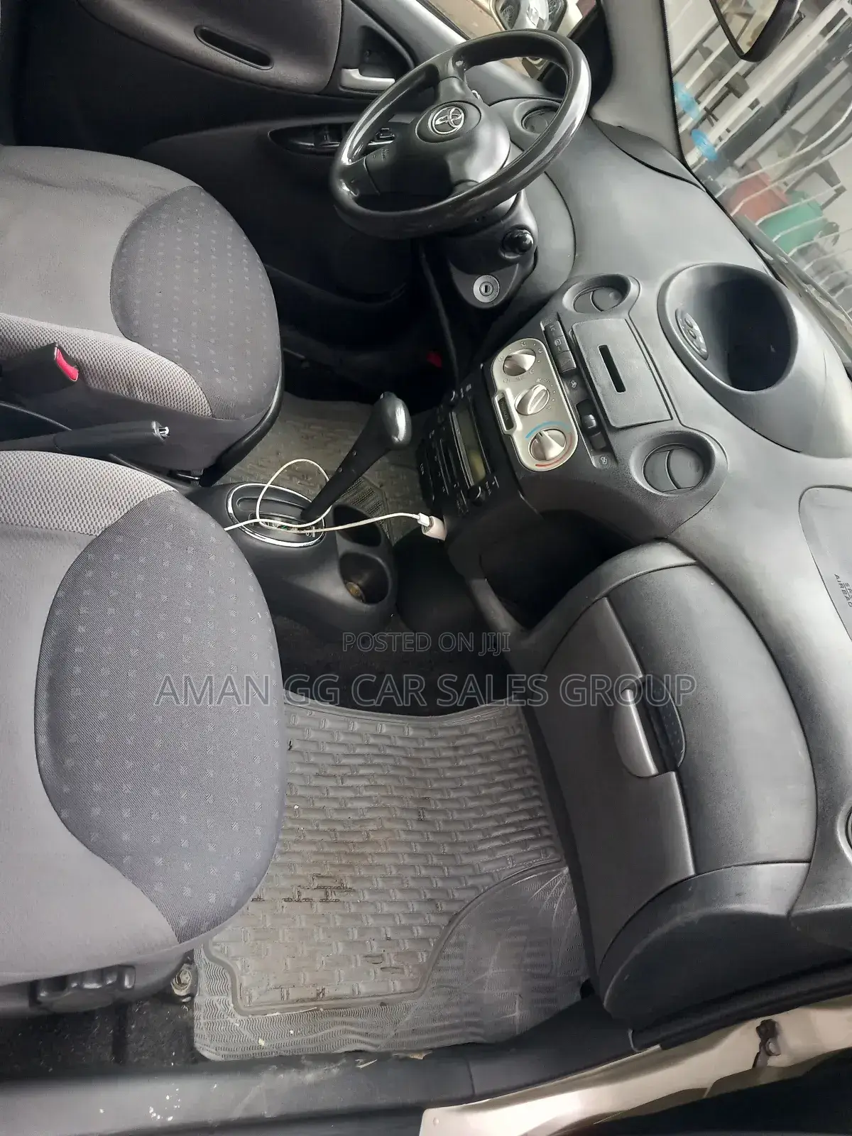 Toyota Vitz 2004 Gray