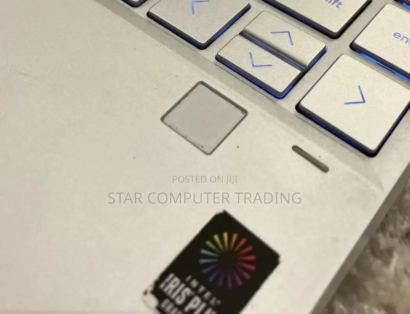 New Laptop HP Spectre 8GB Intel Core I5 SSD 512GB