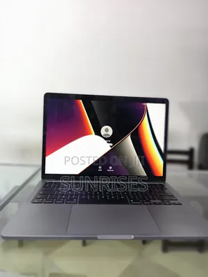 New Laptop Apple MacBook Pro M1 8GB Apple M1 SSD 256GB