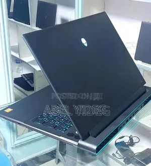 New Laptop Alienware M17x R2 32GB AMD Ryzen 9 SSD 1T