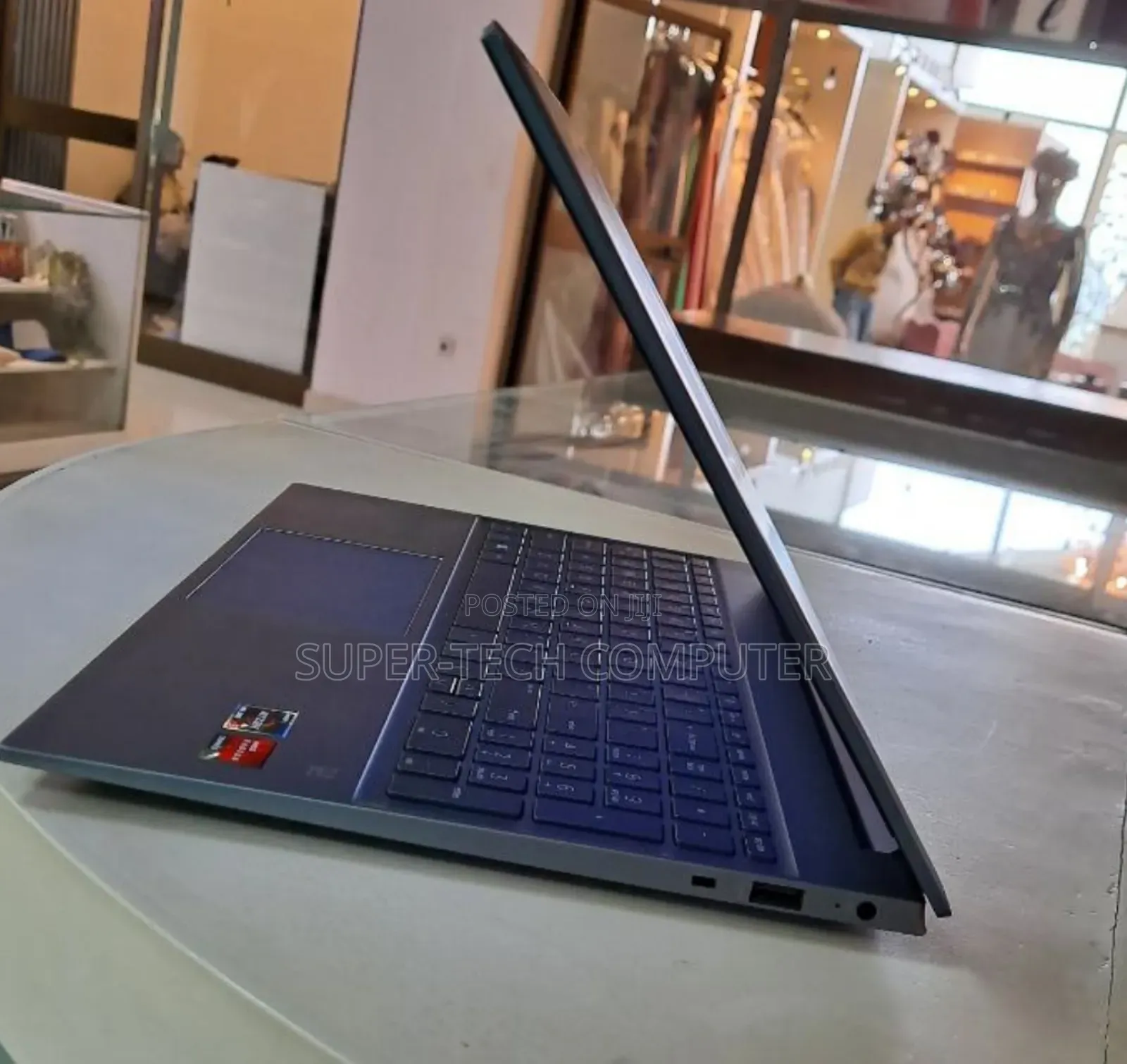 New Laptop HP Pavilion 11 8GB AMD Ryzen 5 SSD 512GB