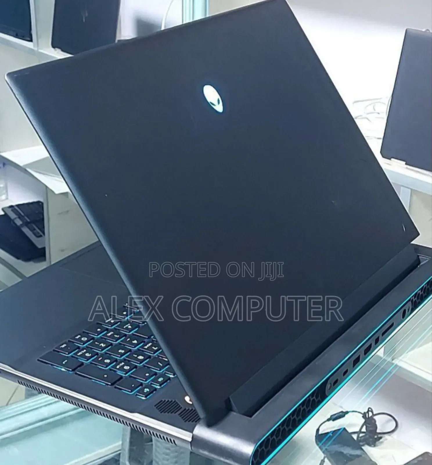 New Laptop Alienware M17x R2 32GB AMD Ryzen 9 SSD 1T