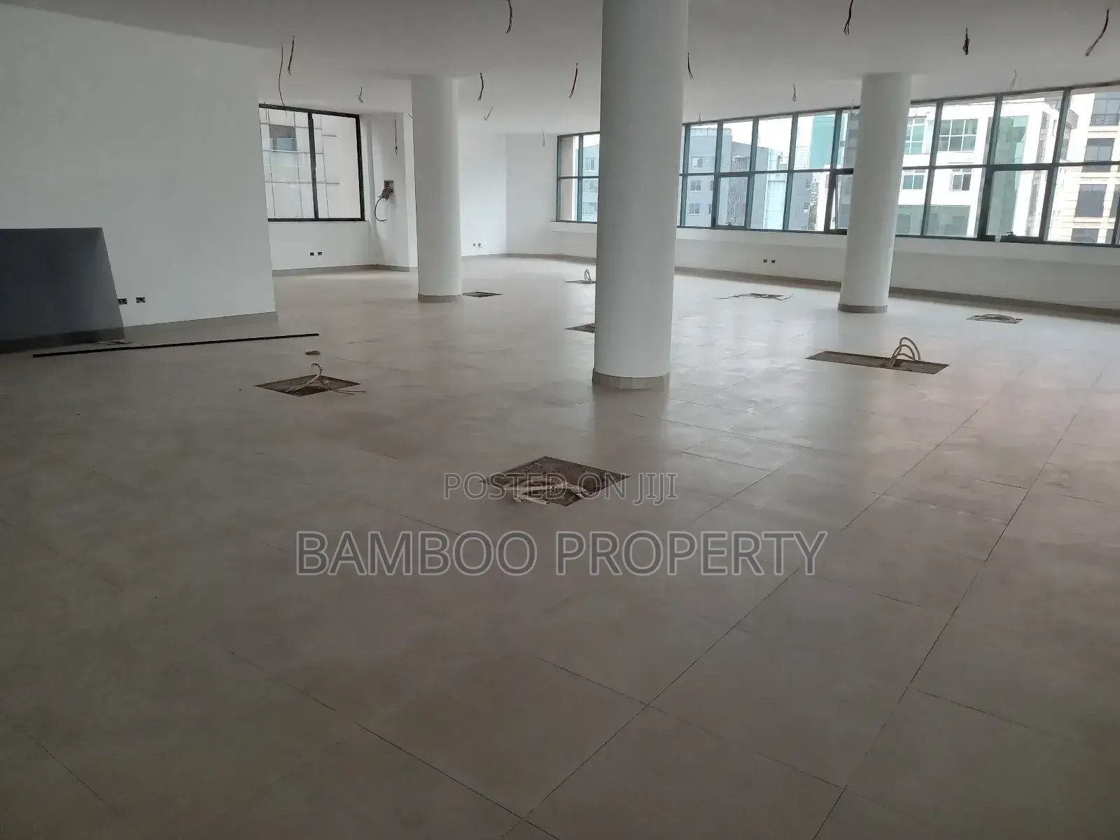 220 SQM Office for Rent