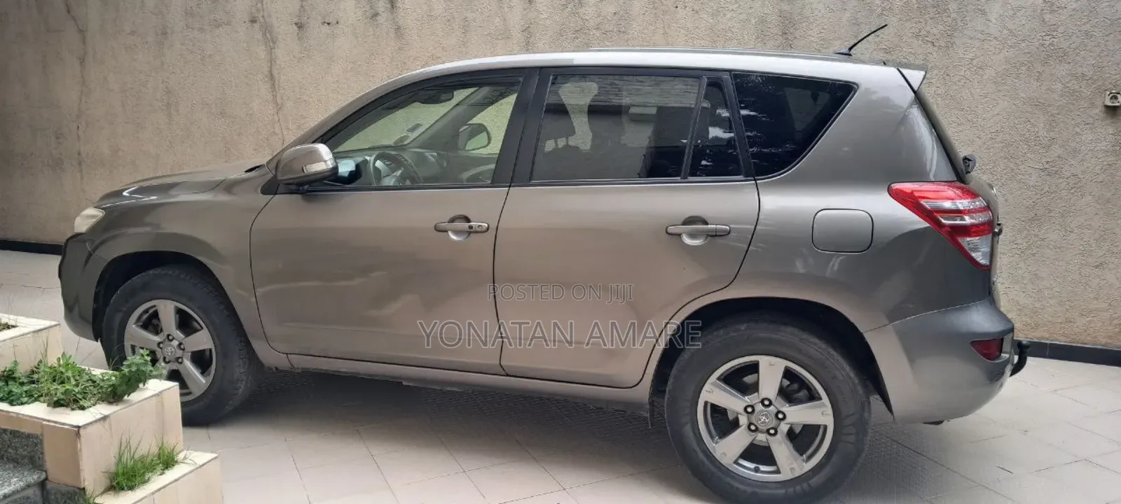 Toyota RAV4 2012 Gold