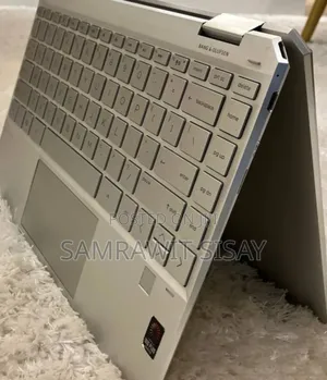 Photo - New Laptop HP Spectre 8GB Intel Core I5 SSD 512GB