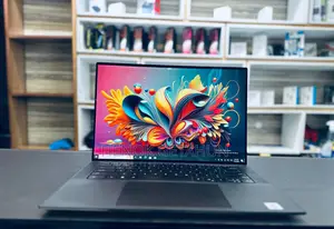 New Laptop Dell Precision 15 3520 32GB Intel Core I7 SSD 512GB