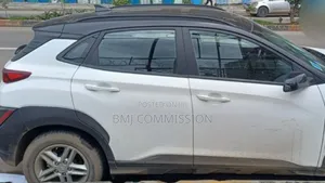 Hyundai Kona 2022 White