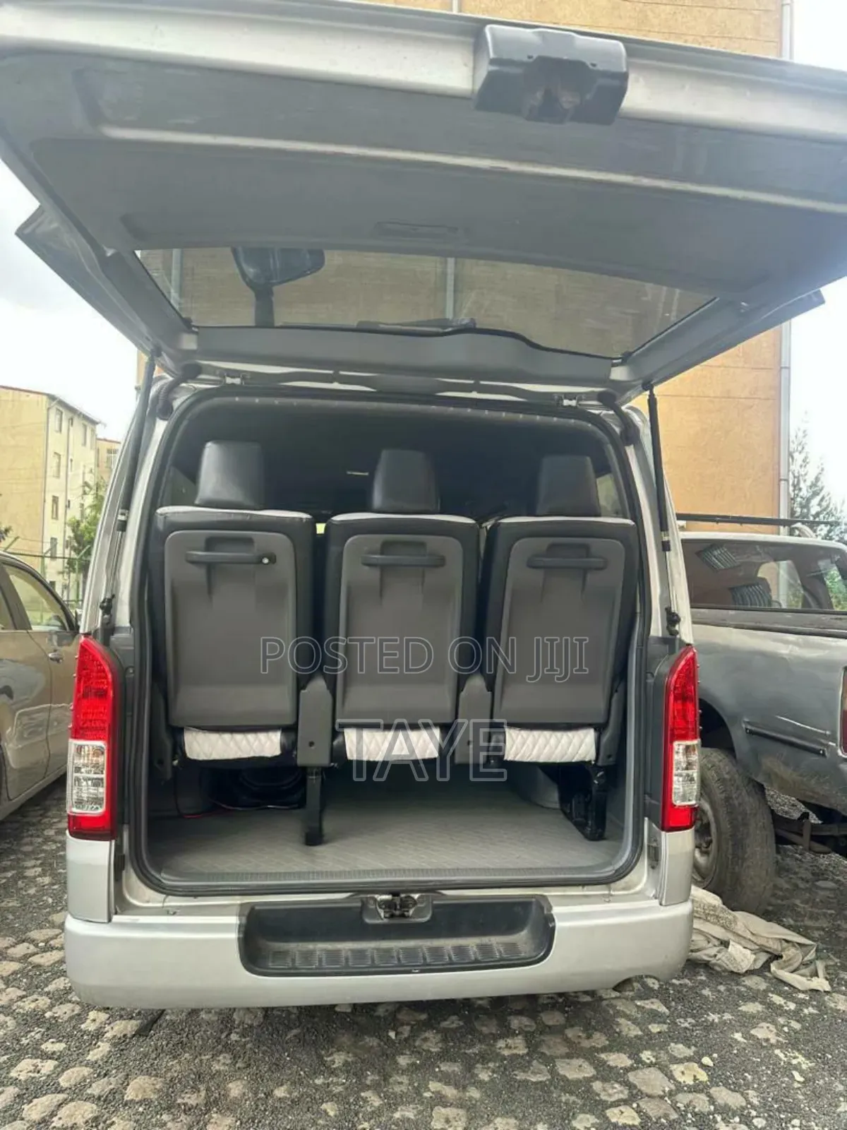 Toyota HiAce 2007 Silver