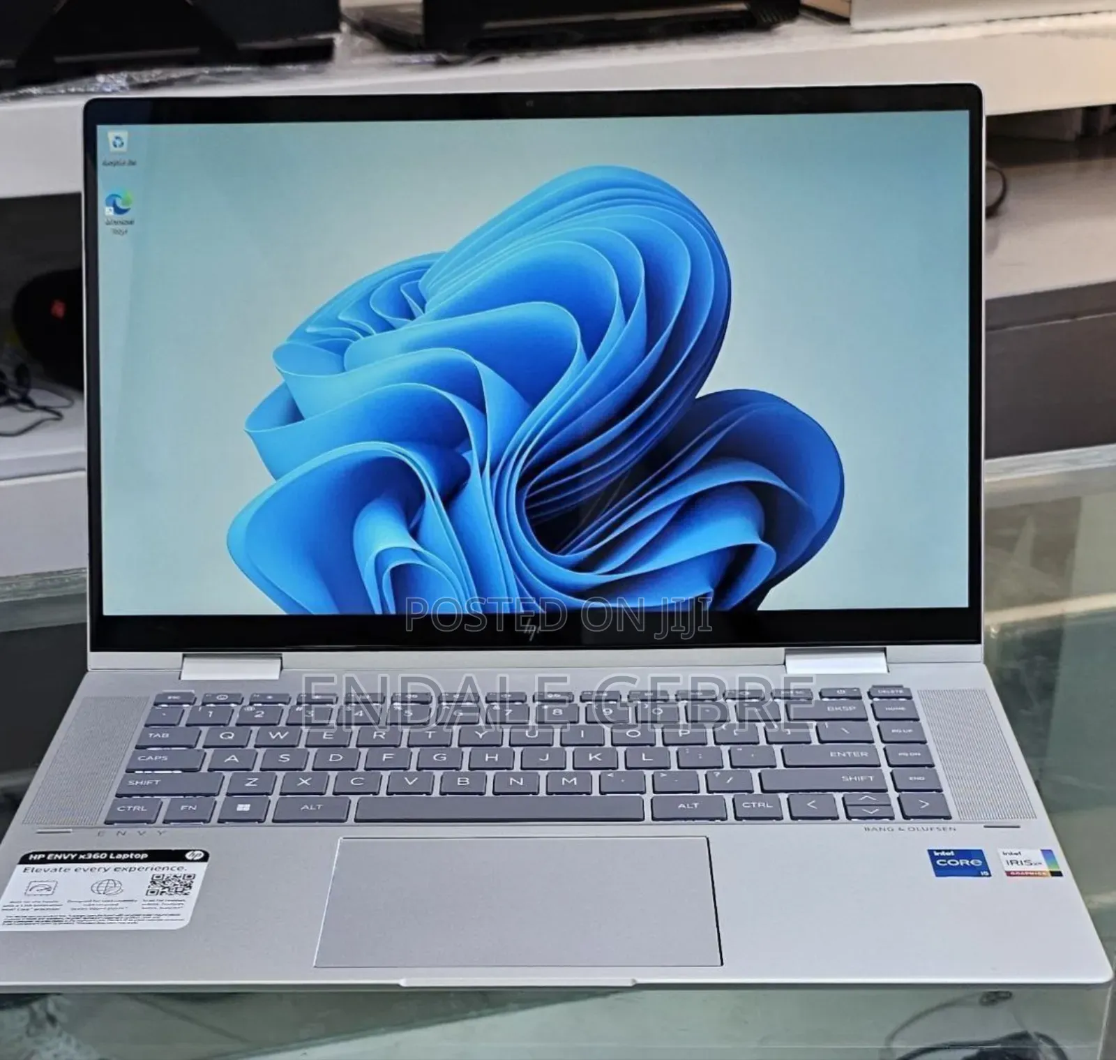 New Laptop HP Envy X360 8GB Intel Core I5 SSD 512GB