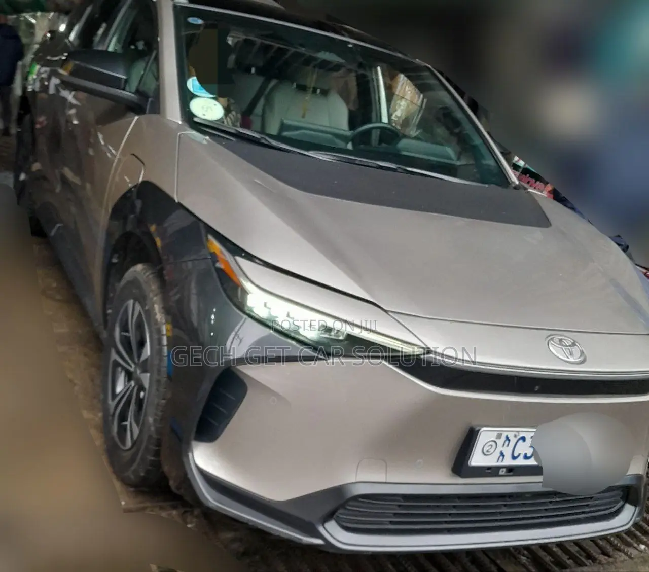 Toyota bZ4X 2023 Gold