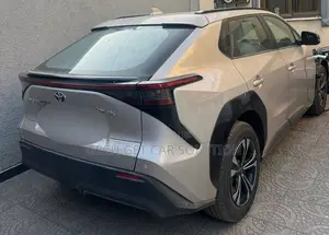 Toyota bZ4X 2023 Gold