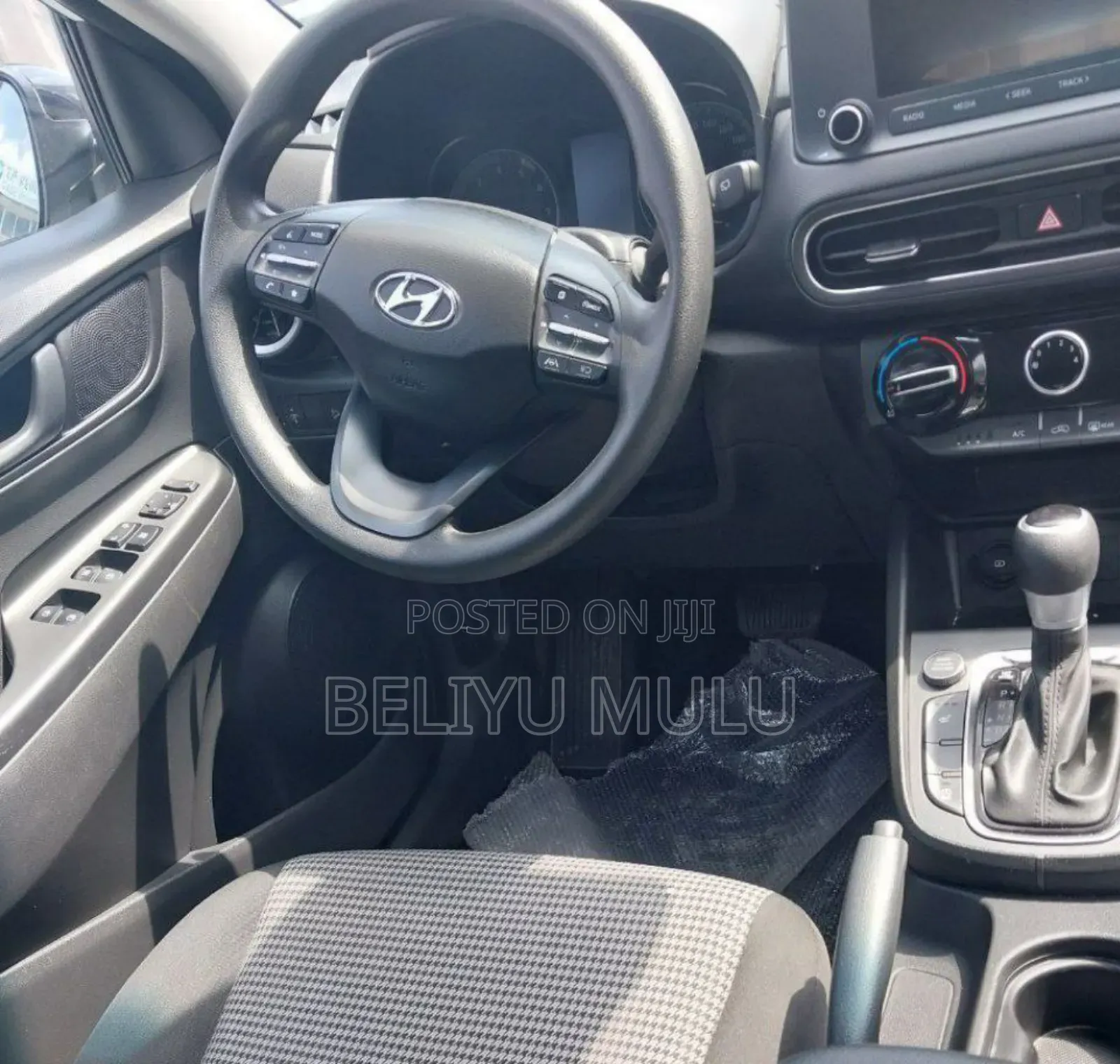 Hyundai Kona 2022 White