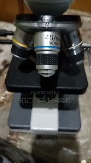 Microscope