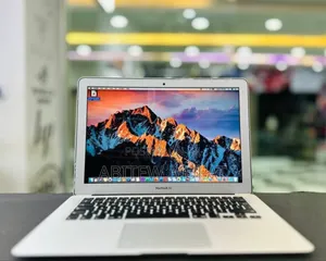 New Laptop Apple MacBook Air 2015 8GB Intel Core I7 SSD 512GB