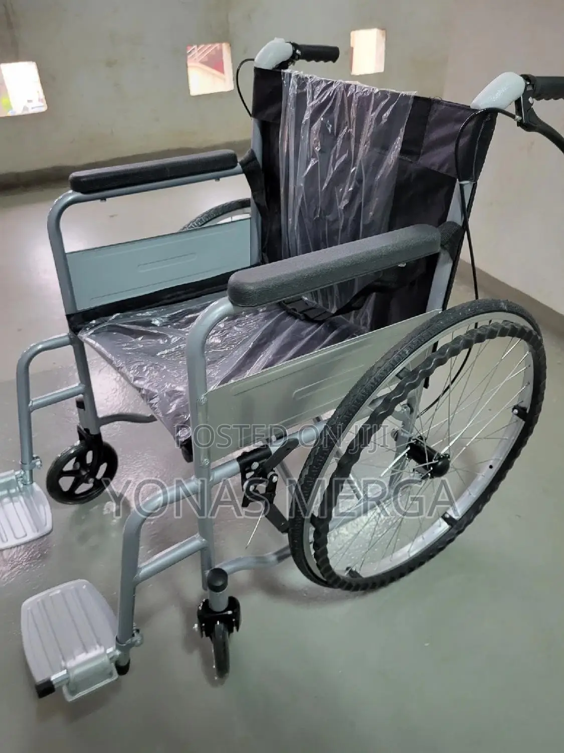 Wheelchair With Seat for Disabled People/Strong Hardness