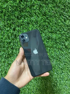 Photo - Apple iPhone 11 64 GB Black