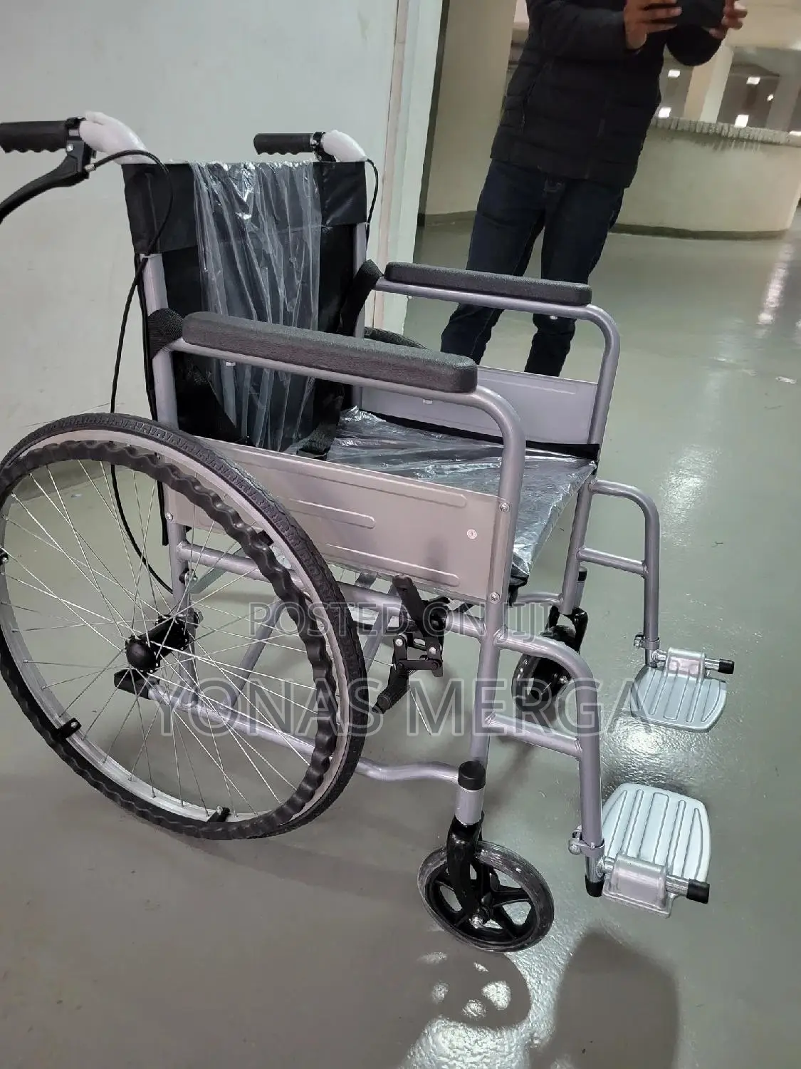 High Quality Wheelchair Incorporates/Safety Features/ዊልቼር