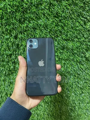 Photo - Apple iPhone 11 128 GB Black