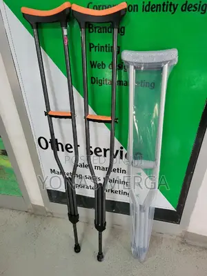 Photo - Aluminum Underarm Crutches(1pair2 Unit),Ergonomic Adjustable